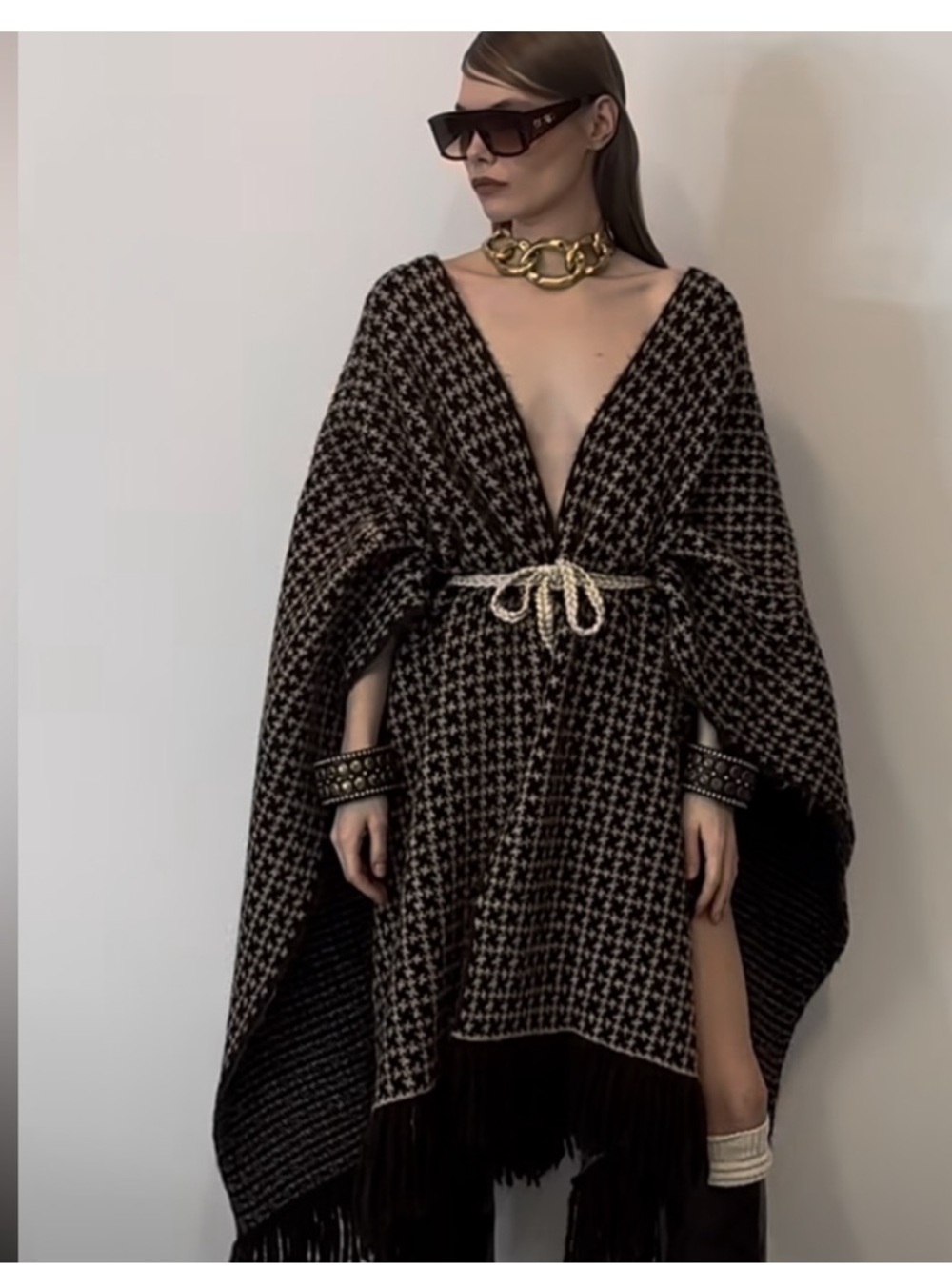 Zara Black & Cream Houndstooth Cape with Fringed Hem